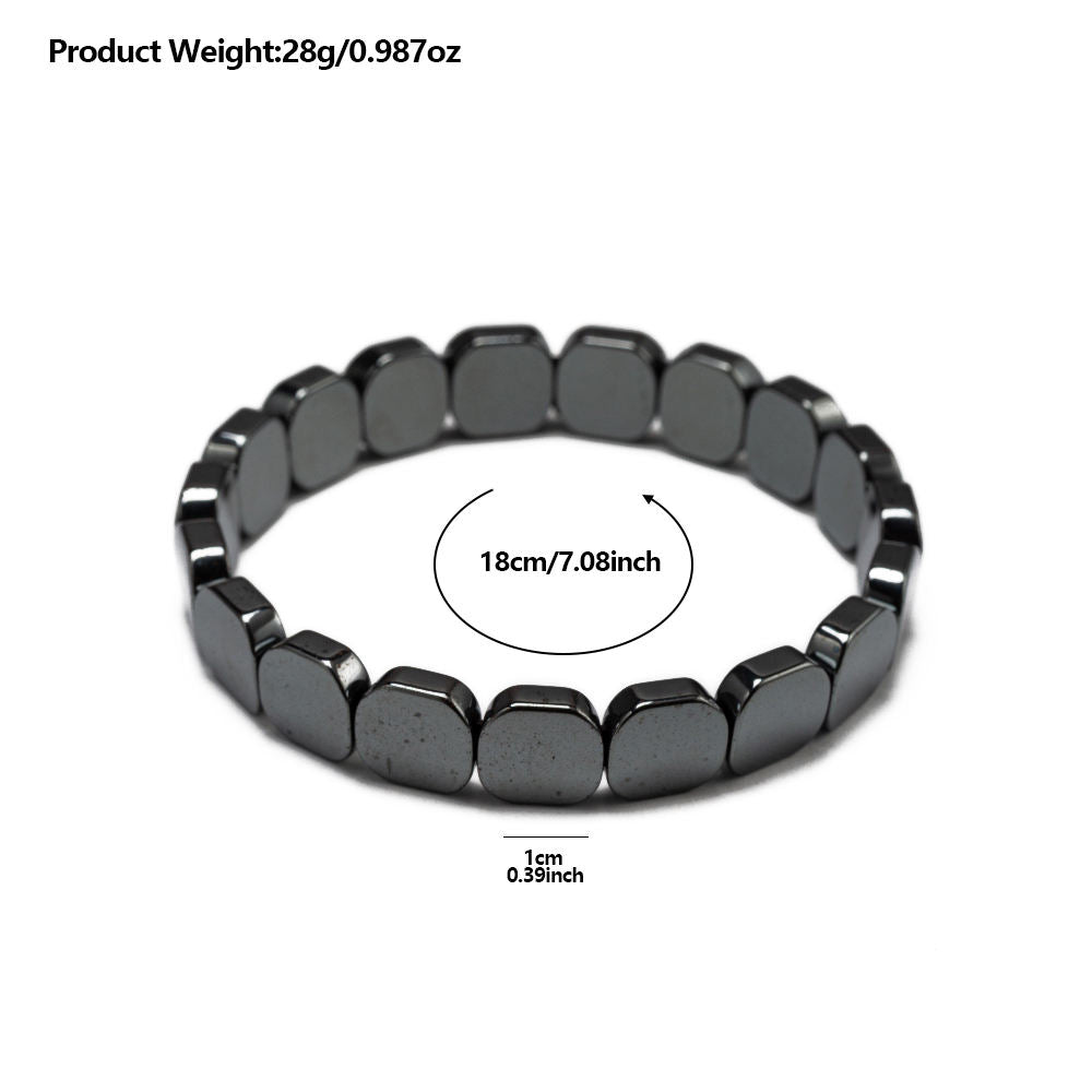 Un bracelet sophistiqué conçu à partir de pierres d'hématite polies